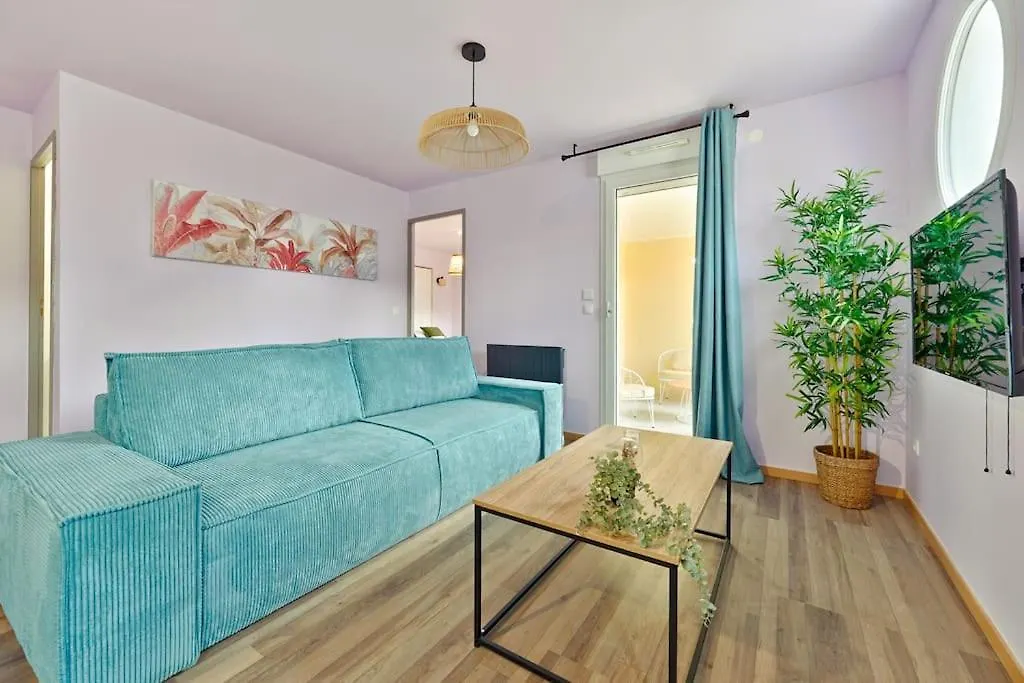 Purple House Apartment Vigneux-sur-Seine 0*,  France